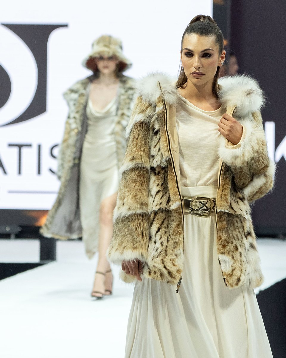 kastoriafurfair's tweet photo. #GreekSiatistianFurs unveiled their top notch AW24 LYNX collection at the 49th KIFF’s Fashion Gala Show!
#kastoriafurfair #kiff #fur #furfashion #ott #qotd #ootd #ootn #fashionweek #womenswear #fashion #lynx #catlynx #catwalkmodel #catwalk #models #galashow #runway #fashiongala https://t.co/eCdRsxgqsV