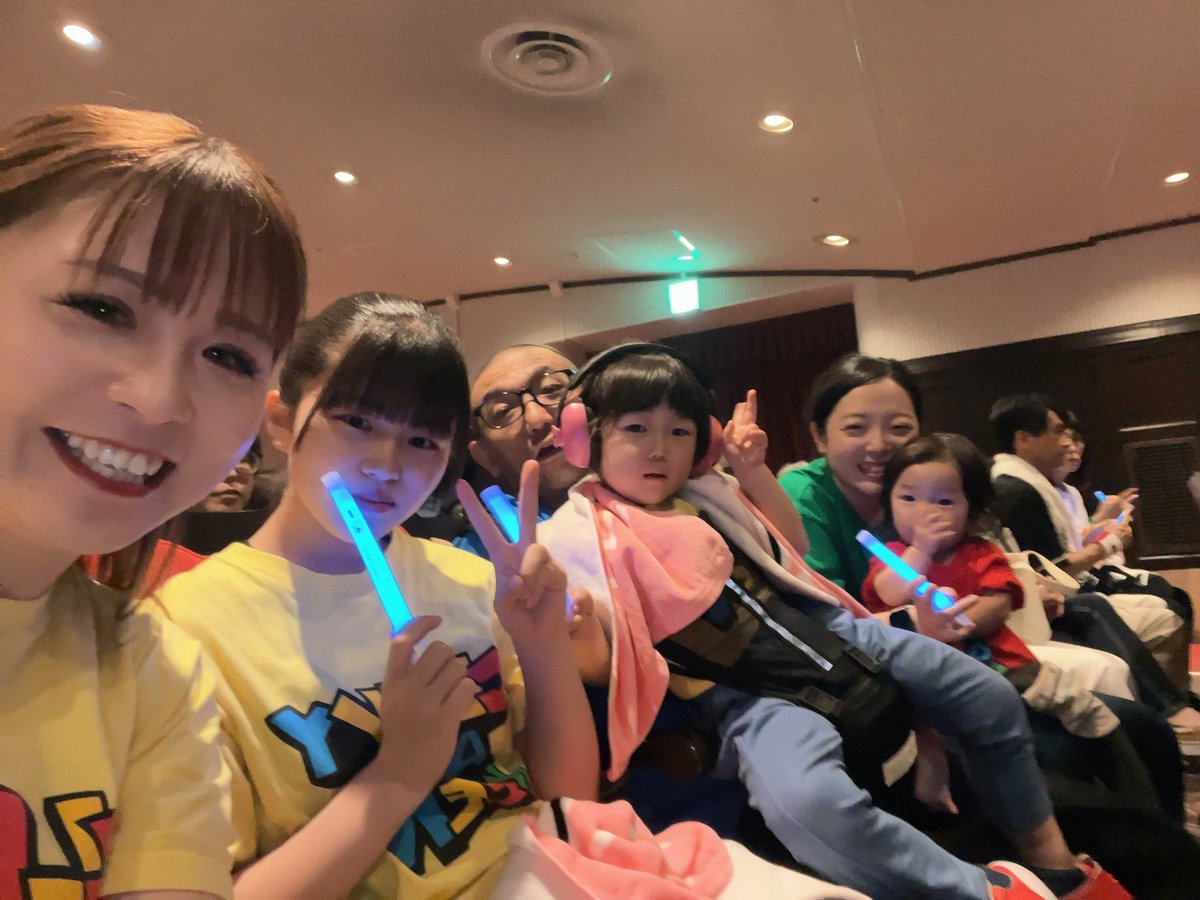 miisakiick613's tweet photo. 大好きな家族＠4_sf @3zEtpHh45MMiEQF 詩👧🏻音👶🏻@Ayuri_ck との初の4連番で爆盛り上がり🕺
久しぶりに会えた四池さんとわちゃわちゃ楽しかった❣️
そしてやっぱりC&amp;Kが大好き🫶🏻

#candk https://t.co/QlAL80Z1wd