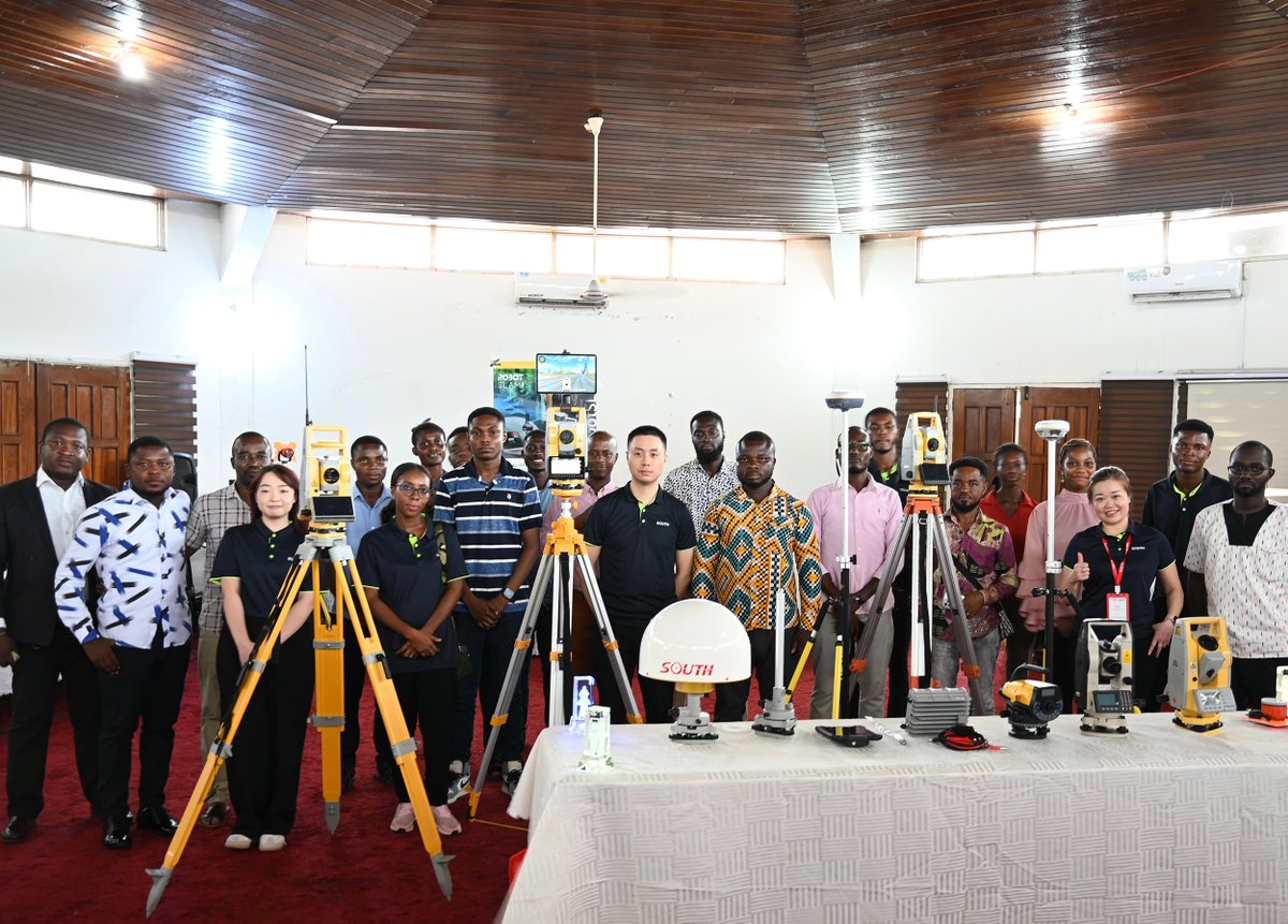 A grand user conference was held by SOUTH Ghana partners in Accra on May 16, 2024.
At the conference, technicians from SOUTH introduced the latest products such as visual positioning RTK INNO8, robotic total station NS30, VR combo, RobotSLAM handheld 3D scanner, etc.

#SOUTH