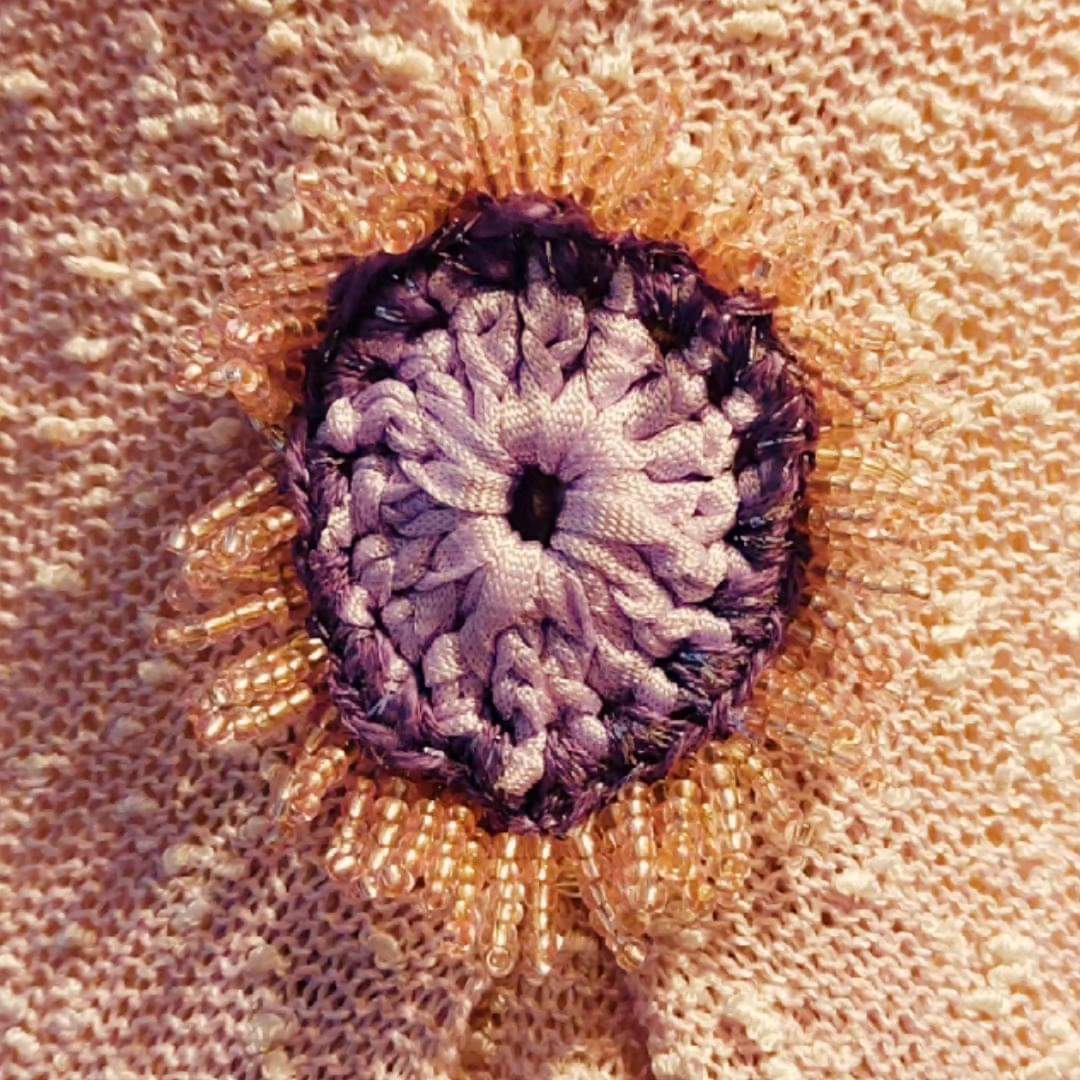 Monday Morning Flower 🌼 #knit #crochet #beading