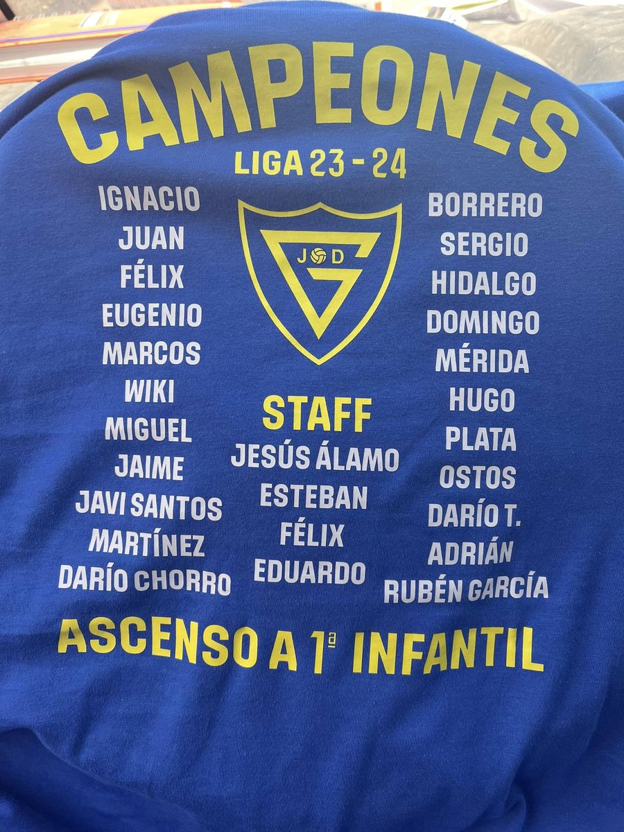 El infantil ‘A’ de la JD Gines hace historia ascendiendo a 1ª andaluza 💙💛🏆 El conjunto local se proclamó este sábado campeón de Liga 2023 /2024, ratificando así su ascenso a 1ª andaluza . 🥳 ¡¡Enhorabuena, campeones!! ℹ️ ayuntamientodegines.es/2024/05/20/el-… #SienteGines #GinEsDeporte