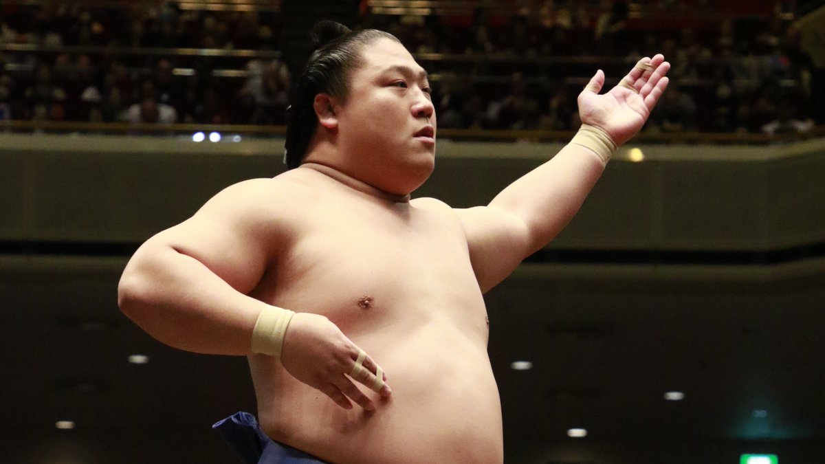 大相撲五月場所 九日目の取組＞ 十両取組 #遠藤（9勝）上手出し投げ