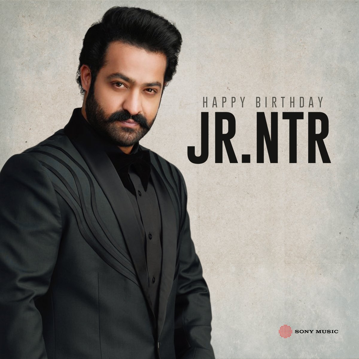 The outstanding @tarak9999 celebrates his birthday today! ❤️‍🔥

Join us in wishing the exemplary icon a year filled with the best ahead! 🎉

#HBDJrNTR #HappyBirthdayNTR