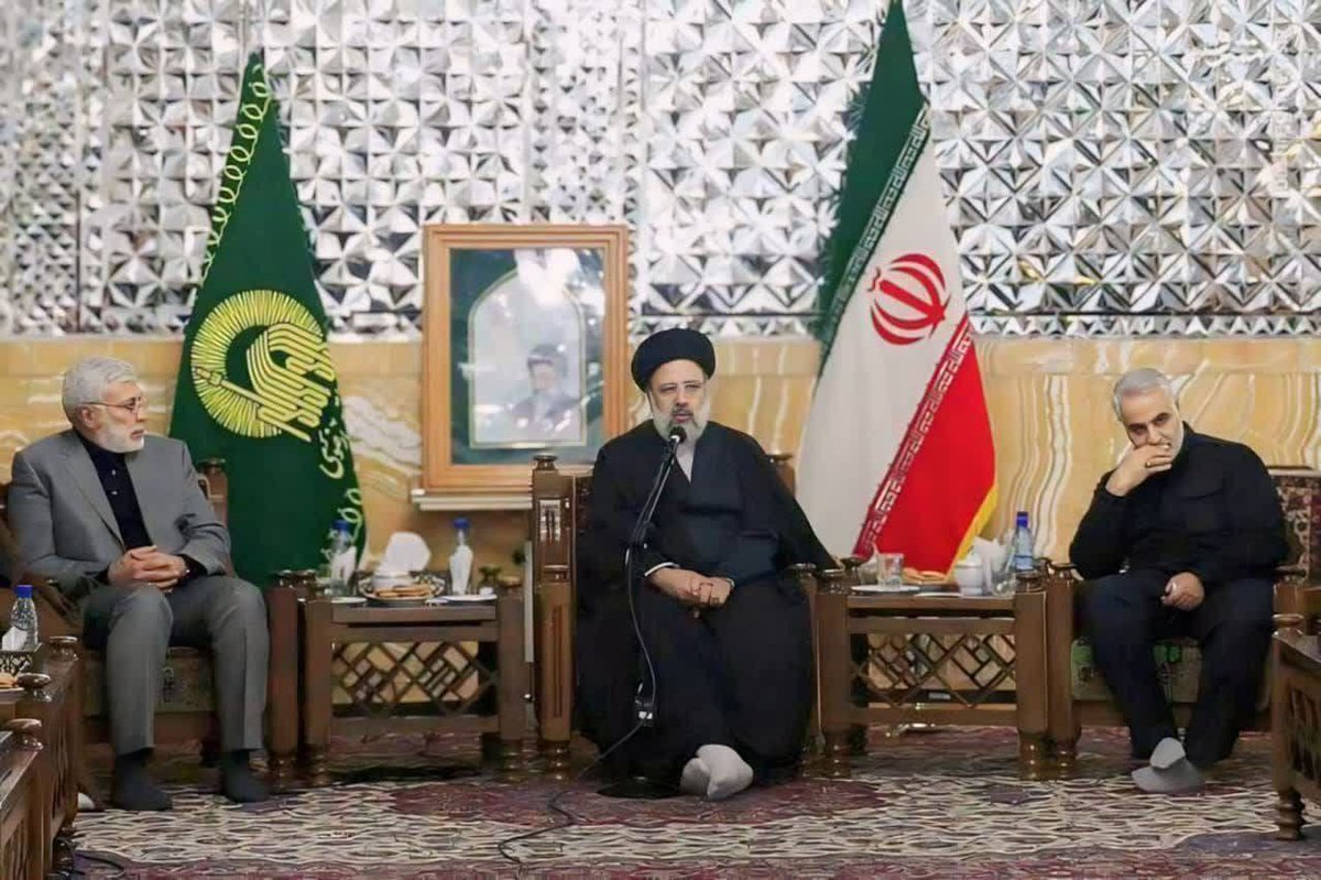 Mojtabapacino's tweet photo. ماشالا عکس نیست که. منوی رستورانه https://t.co/nZWYeXMiAw