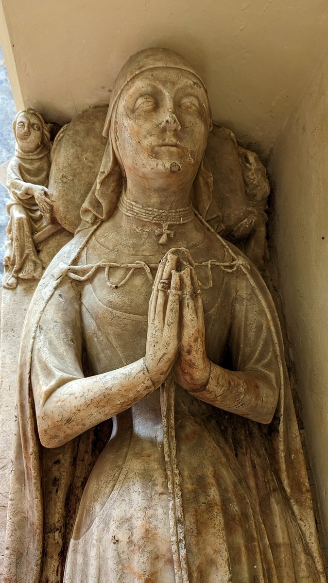 The dress and jewellery of Isabella Barton d1457 at St Michael and All Angels, Thornton is beautifully detailed, the cord fastening her cloak particularly. #MonumentsMonday