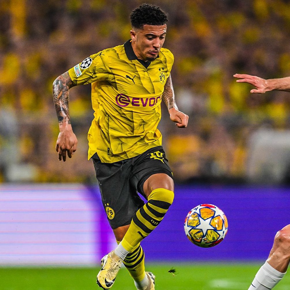 🚨| Manchester United want at least 75% of the £75m they paid Borussia Dortmund for Jadon Sancho. He who would also need to take a cut in his £275,000-a-week wages if the Bundesliga club complete a deal to re-sign him. [@TheSunFootball]