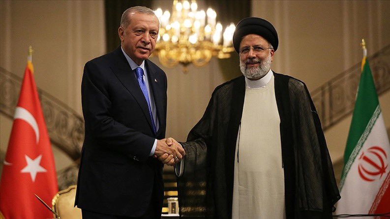 Cumhurbaşkanı Recep Tayyip Erdoğan: 🔺“Başta İran İslam Cumhuriyeti’nin Dinî Lideri Sayın Ali Hamaney olmak üzere, dost ve kardeş İran halkına, hükûmetine, Sayın Reisi’nin ve diğer merhumların ailelerine en derin taziyelerimi iletiyorum.”