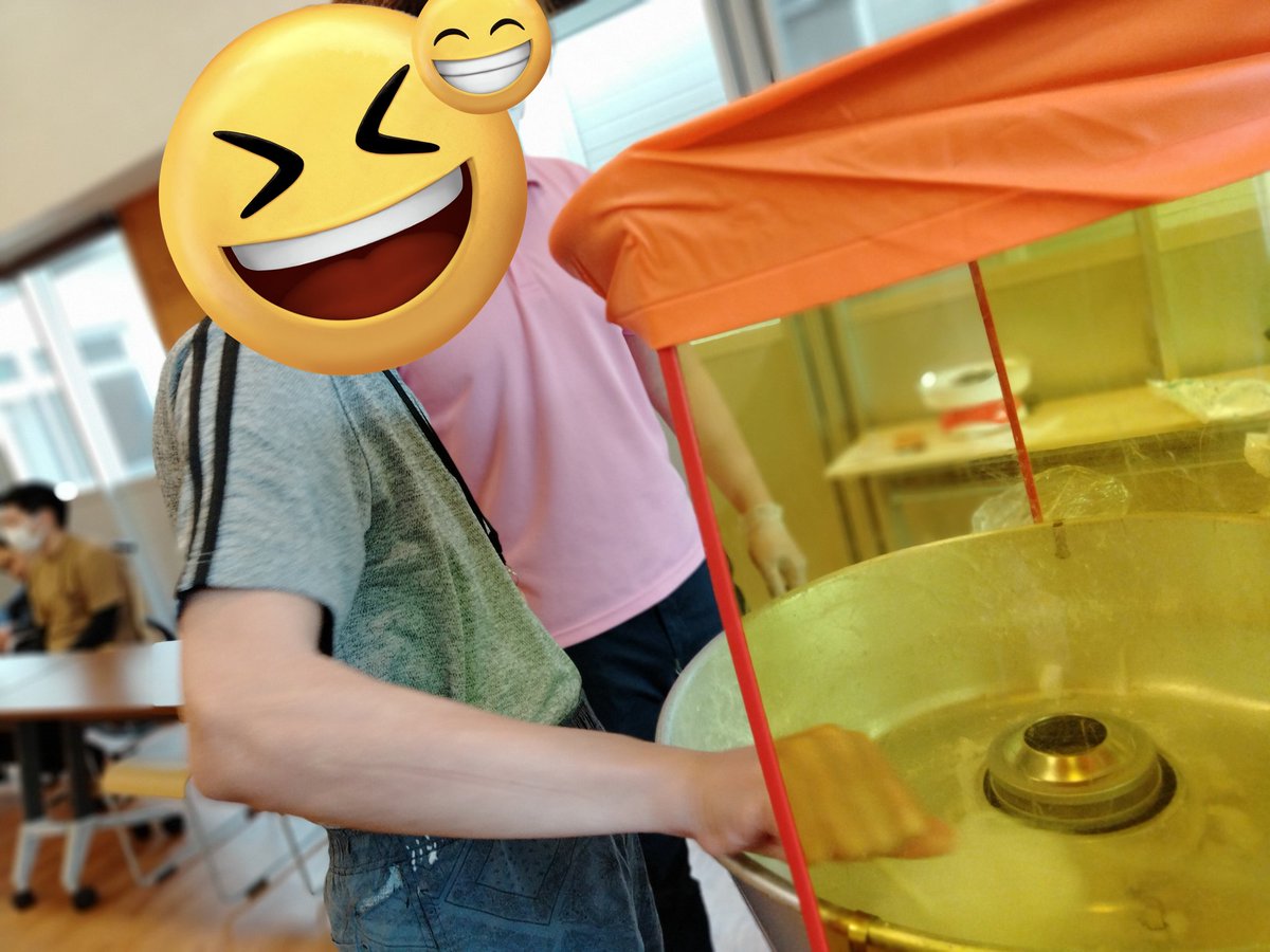 2002Cowboy's tweet photo. 今日は、「わたがし」作りに挑戦🍭利用者さん一人ひとり自分なりの「わたがし」を作り、笑顔でペロリ😋

#社会福祉法人昭和会
#昭和会
#福祉牧場おおなろ園
#おおなろ園
#わたがし https://t.co/wokjE4tvPD