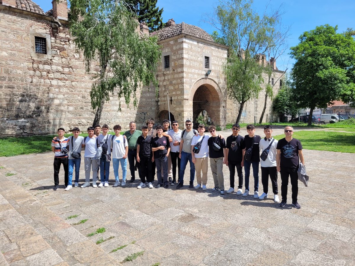 bozdoganmtal's tweet photo. Elektrik Elektronik Tek. öğretmen ve öğrencilerimiz  Erasmus+ Programı  kapsamında 03-17 Mayıs 2024 tarihleri arasında Makedonya'nın Üsküp şehrinde staj ve teknik gezi faaliyetlerinde bulunmuşlardır.
@veyselkasapoglu 
@MehmetMadran09 
@BozdoganIlce 
@bozdoganmtal https://t.co/eejduE0Os5