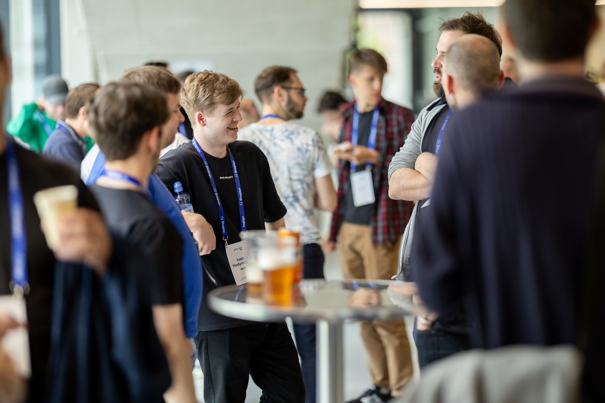 #9 php.live+ máme úspěšně za sebou a největší dík patří vám, kdo jste u toho byli s námi. Doufáme, že jste jste si všichni, ať už v Ostravě, tak v Žilině, přišli na své a konferenci jste si v nových prostorách užili. 💙
Moc děkujeme a těšíme se na příští rok! 😍