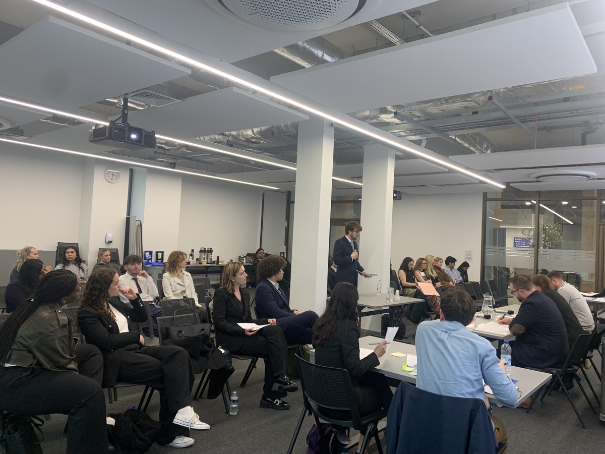 Our Law School hosted the inaugural Liverpool International Law Mooting Competition! ⚖️ This event brought together law students from @LivUni, @LJMU, @LiverpoolHopeUK & @edgehill to showcase their advocacy skills and legal knowledge. 👏 Find out more ⤵️ liverpool.ac.uk/law/news/stori…