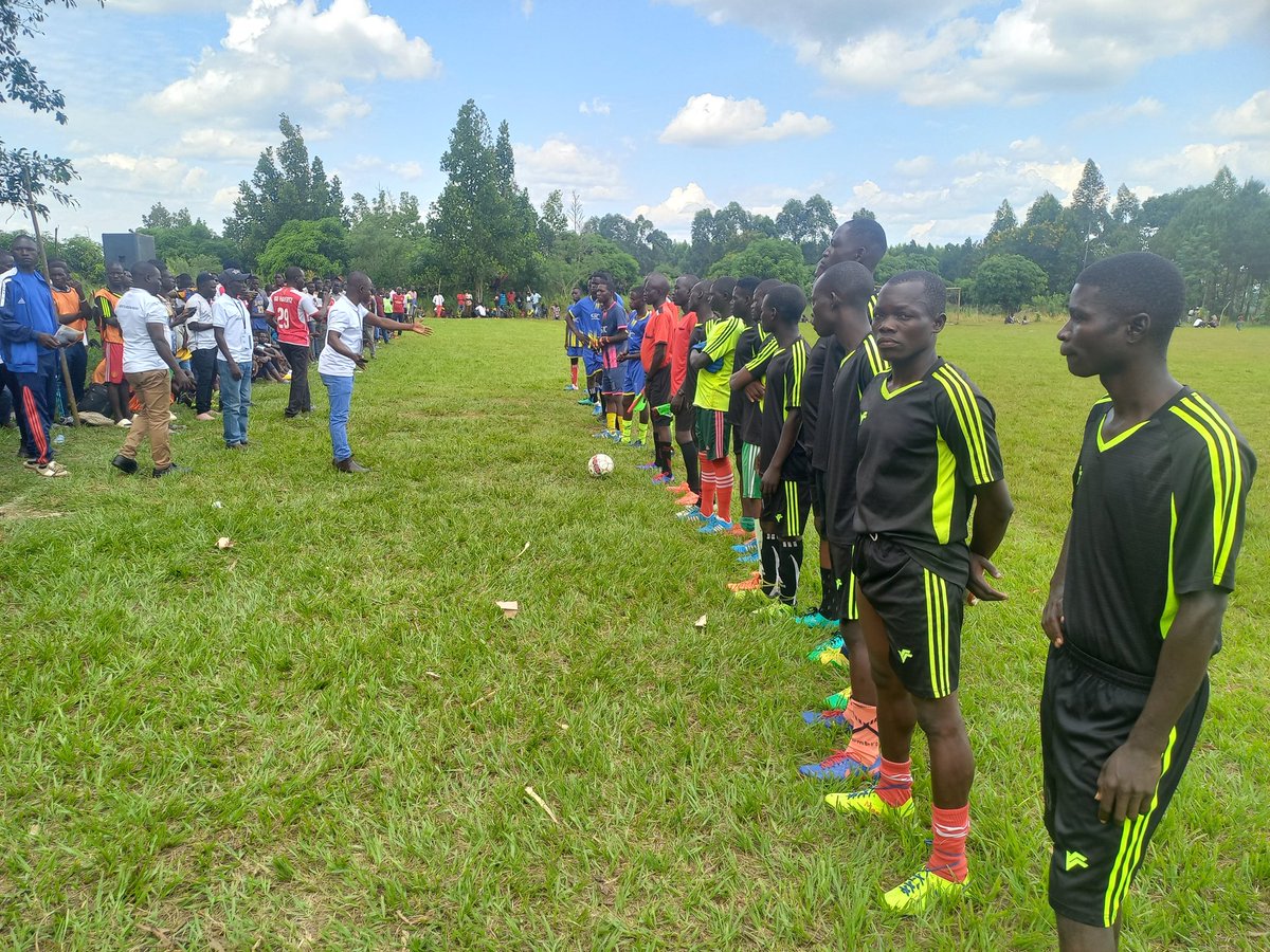 InnocentTumweb4's tweet photo. @ORRA yesterday organised a football galla in nyakasenene kabaale where over 1000pple where in attendance with a massage to pple on climate change issues caused by oil and gas in kabaale @AfiegoUg @PAU_Uganda @UNOC https://t.co/G9EqJimuvM