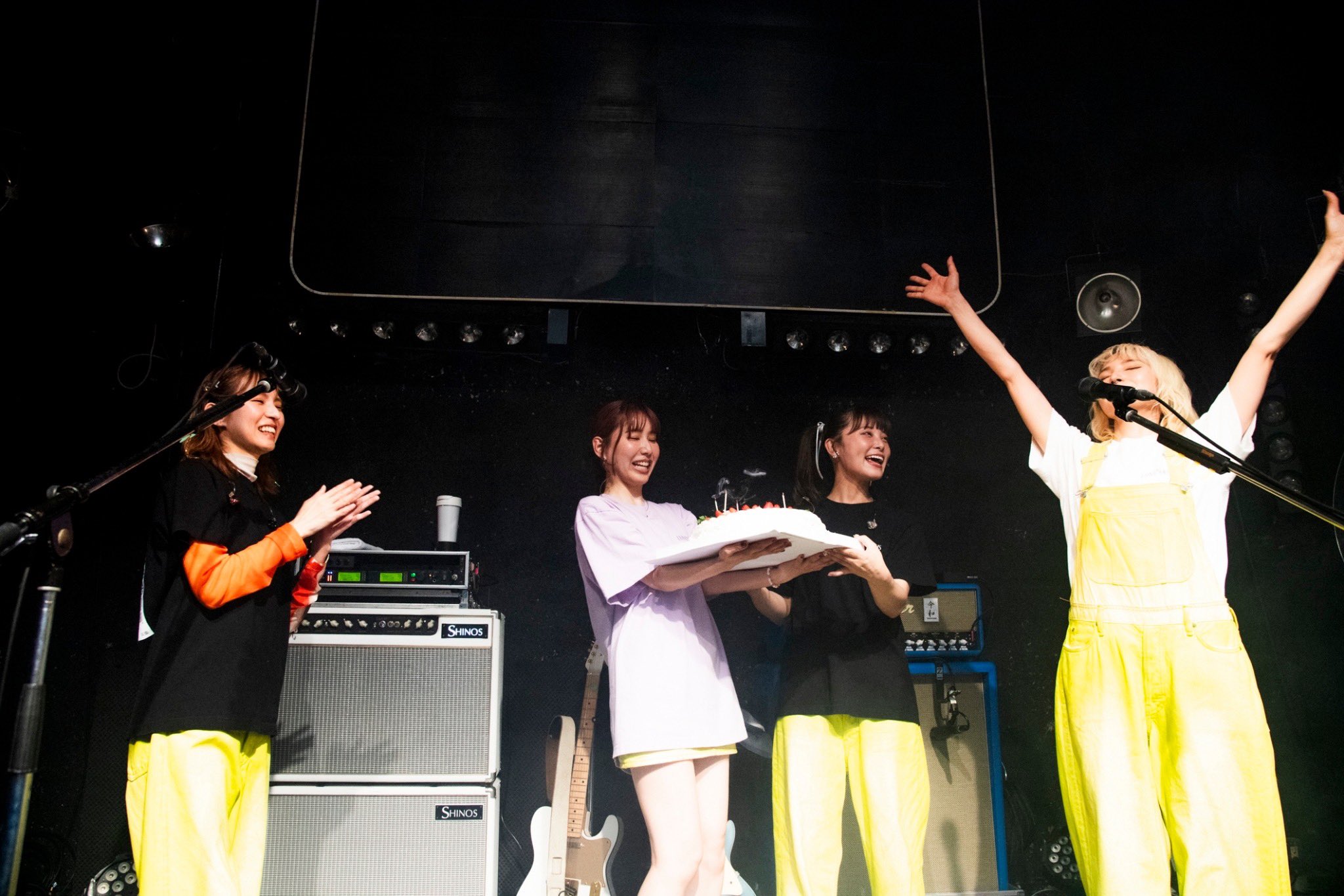 GOAdHECbgAA2XUm?format=jpg&name=large