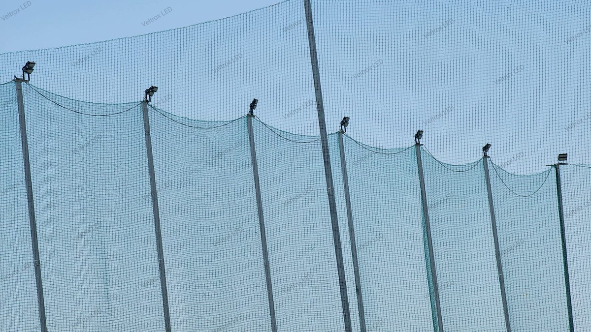 VeltroxL's tweet image. Veltrox LED 150W Shark Model Light
We specially design this model for box cricket to bright up the place and enjoy your game !!!

Veltrox Industries
+ 91 7984 777 165

#veltroxledlight #ledfloodlight #sportslight #outdoorlight #waterprooflight #gujrat #madeinindia #indiaproducts