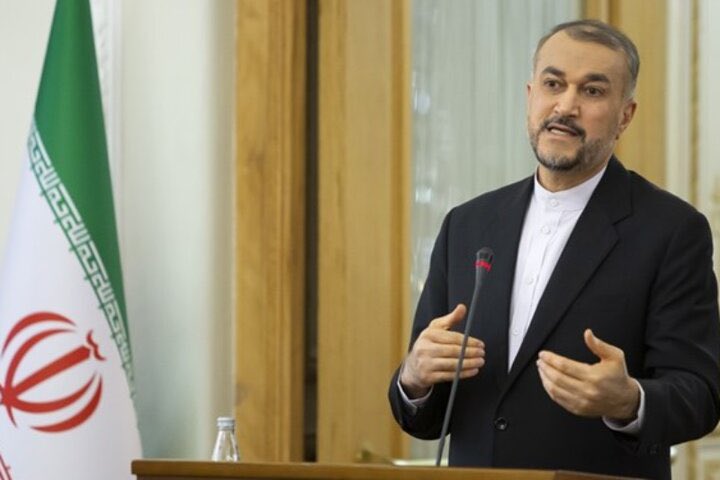 MRMBNS78's tweet photo. انقلاب ایران فراز و نشیب های بسیار دیده، مانند بحبوحه های سال۶۰ ؛
 تیر ماه عزل بنی صدر
 شهریور ماه ترور شهید رجایی و شهید باهنر
و نهایتا در مهر ماه ریاست جمهوری آیت الله خامنه ای
همه را گذراندیم و با یاری حق و دلگرمی به پیر فرزانه انقلاب از این نشیب هم گذر می کنیم.
#شهادت_رئیسی https://t.co/WGYcQuLs5k