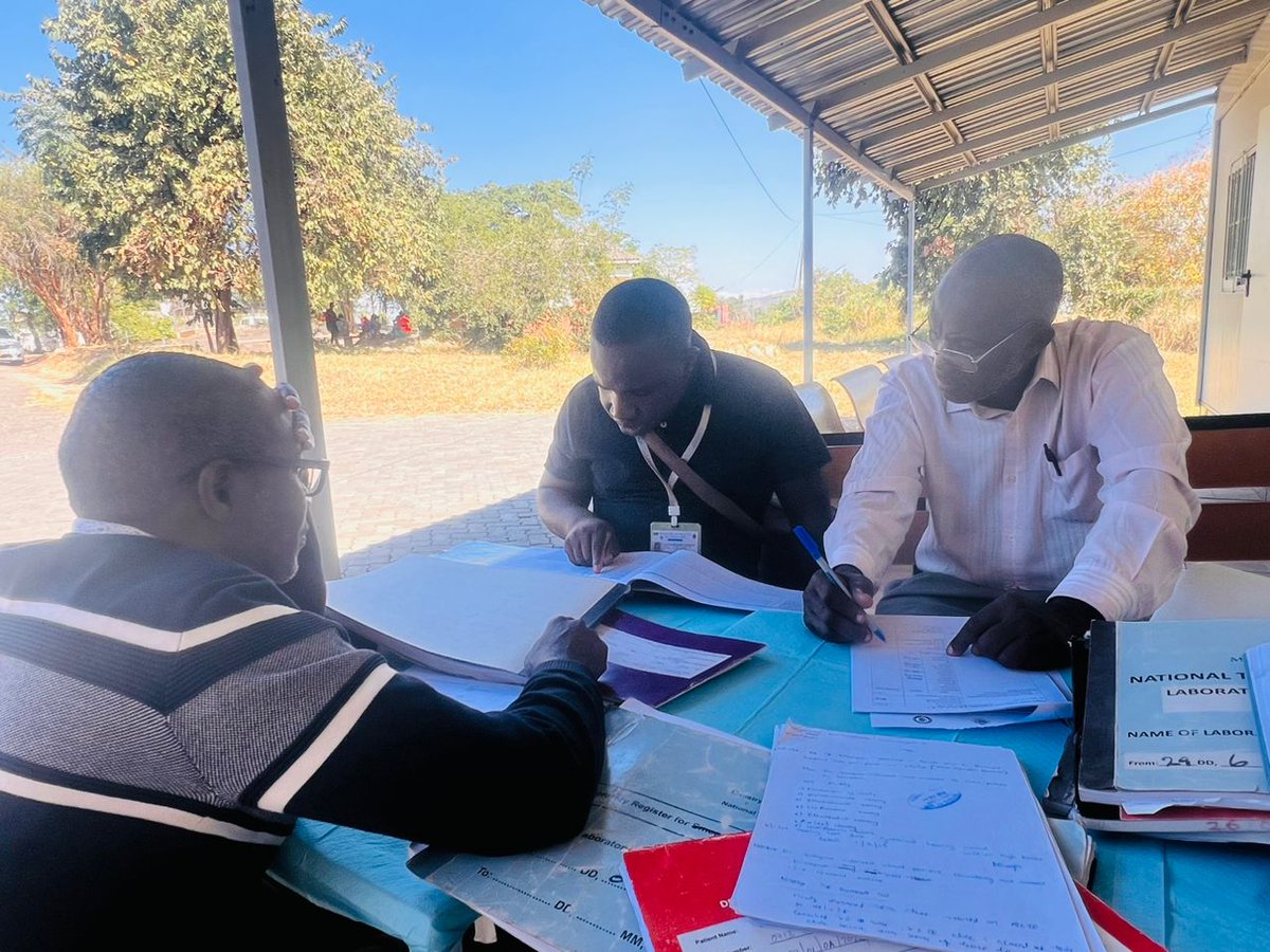 UnionZimTrust's tweet photo. National TB Control Programme &amp; UZT are debriefing on the Drug Resistant TB (DRTB) Audit following a 2-week outcome audit in high DRTB burden regions with a large number of negative outcomes.
Meeting is being attended by @UsaidZimbabwe &amp; stakeholders in the national TB response https://t.co/FMNrLDtAuM