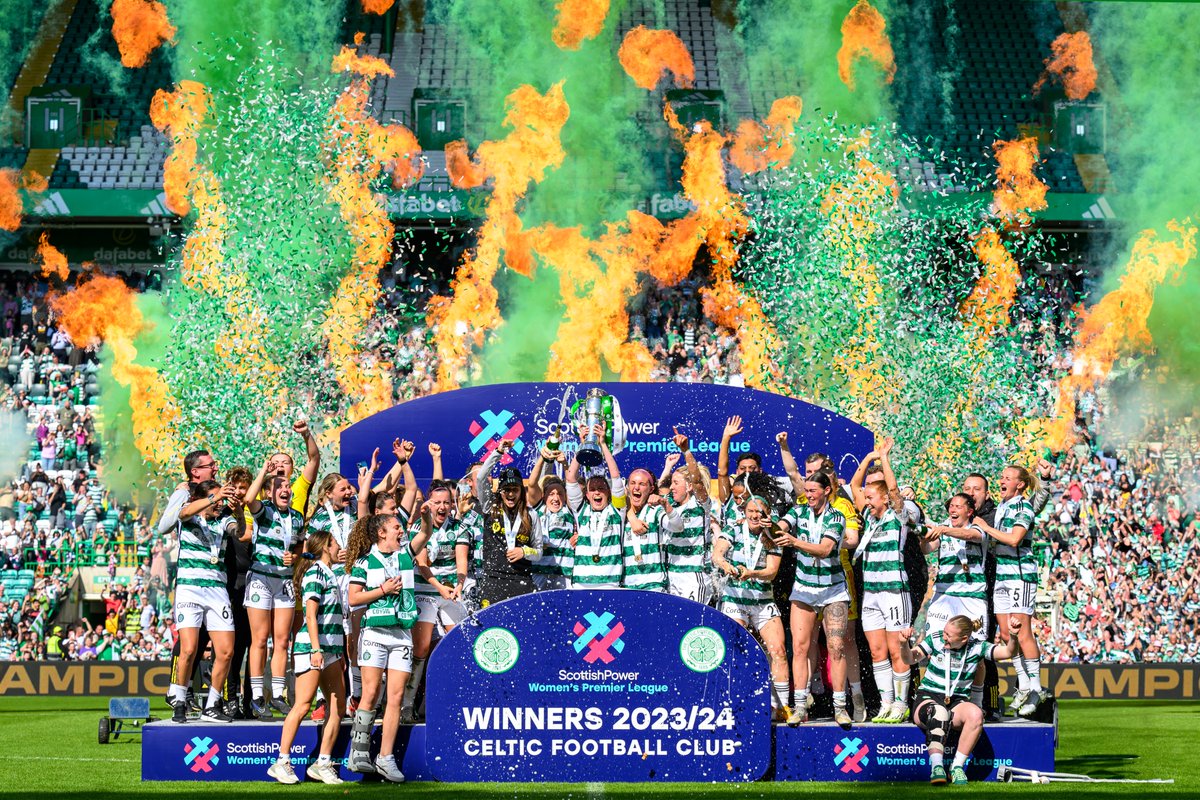 How are we feeling this morning @CelticFCWomen fans? 🏆 📸 @hmfcalum