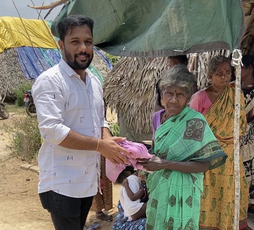 BeyondPagesTrus's tweet photo. 🎉 Proud Moment! 🎉

@BeyondPagesTrus received an Appreciation Certificate at Artspot event by @madrasters 🏆 We collected and distributed old clothes to a village, showcasing true community service. Thanks to everyone who supported us. Together, we're making a difference! https://t.co/Q0mVOZmEkS