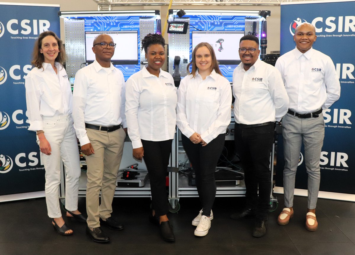 [Meet] Learning Factory Team <a href="/CSIR/">CSIR 🇿🇦</a>, nominated for the Innovation Award for a Corporate Organisation. Dr Belinda Matebese is a Team Leader: Future Production Systems, Centre for Robotics and Future Production.