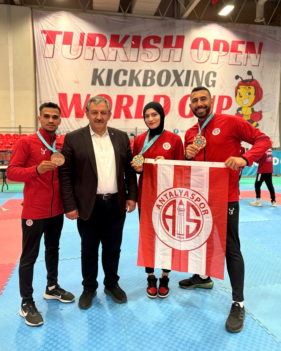 🥊🏅 Kick Boksörlerimiz Dünya Kick Boks Kupası’nda Zirvede

📌 Türkiye Kick Boks Federasyonu'nun 2024 yılı faaliyet programında yer alan iki büyük organizasyon olan Turkish Open Dünya Kick Boks Kupası ve Uluslararası Akdeniz Kick Boks Şampiyonası 15-19 Mayıs 2024 tarihleri
