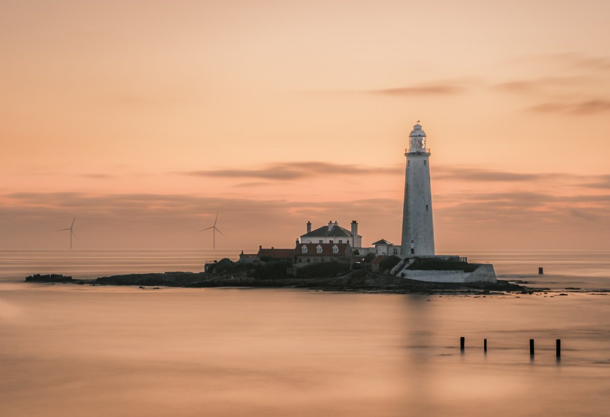 Today’s photography theme is LIGHTHOUSE Show me your best LIGHTHOUSE image 👉Reposting favs - Like and Repost your favs 📷ONE PHOTO ONLY - NO LINKS - OWN PHOTO ONLY #rowcase #photooftheday