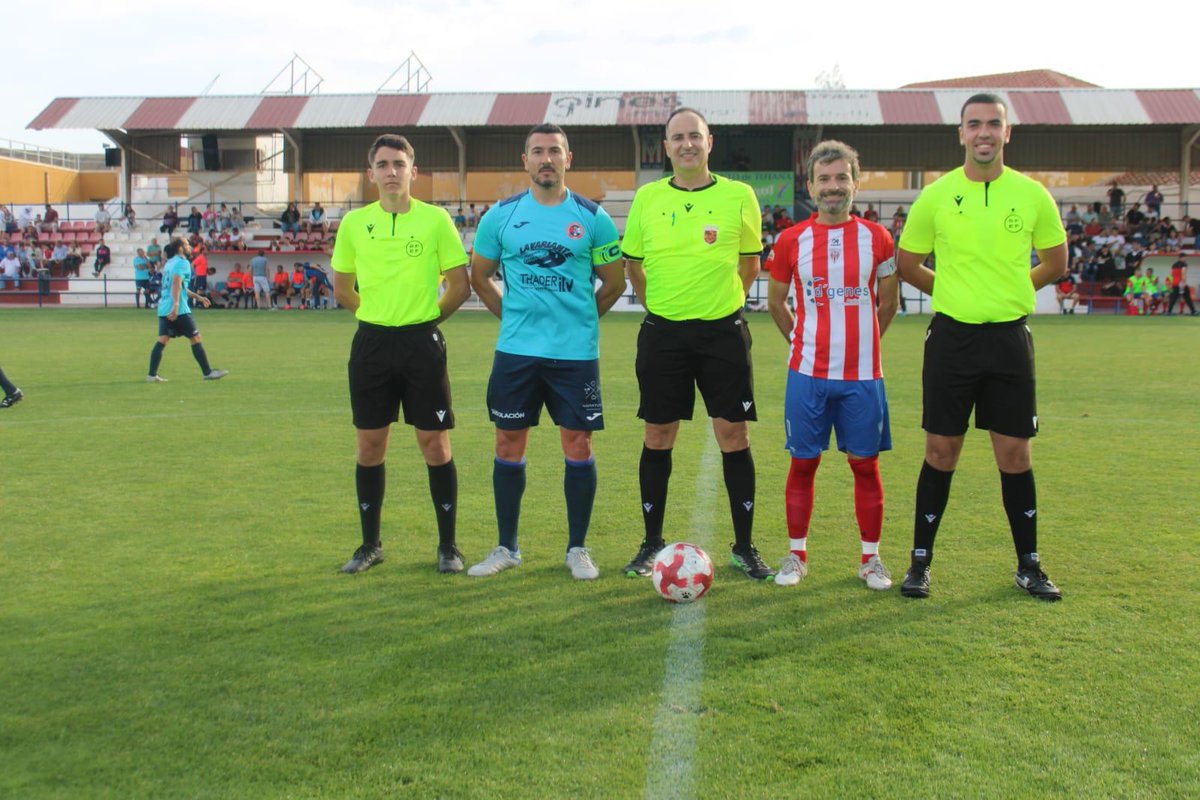 🏆👏 | ¡El EF Molina, campeón del Play-Off de veteranos!

📝 El conjunto molinense venció 0-1 al Olímpico de Totana en la final de la Liga de Veteranos de la FFRM celebrada en el Estadio Juan Cayuela.

🫂 ¡Enhorabuena! / ℹ️ ffrm.es/posts/news/349…