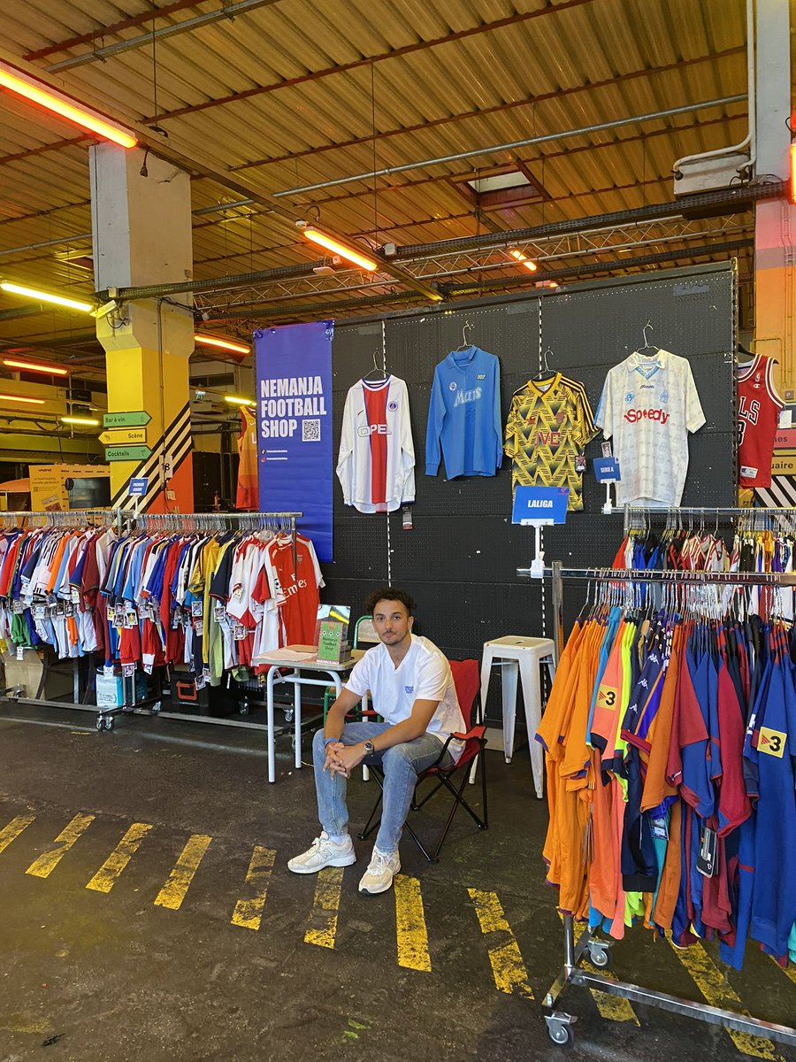 NemanjaShop's tweet photo. 243 maillots vendus plus tard… 
Juste MERCI ❤️
Un grand merci à toutes les personnes que j’ai rencontré aujourd’hui à la brocante @sofoot ! 
Cette fois encore vous avez répondu présents ! 
À bientôt la team ✌🏽
NEMANJAFOOTBALLSHOP https://t.co/lXcScojADF