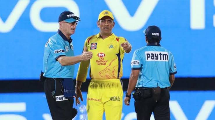 BluntIndianGal's tweet photo. “Self-punch                    “Aggressive      
Champion                         Kohli barking
mentality"                         on opponents” https://t.co/TRv72bNITJ
