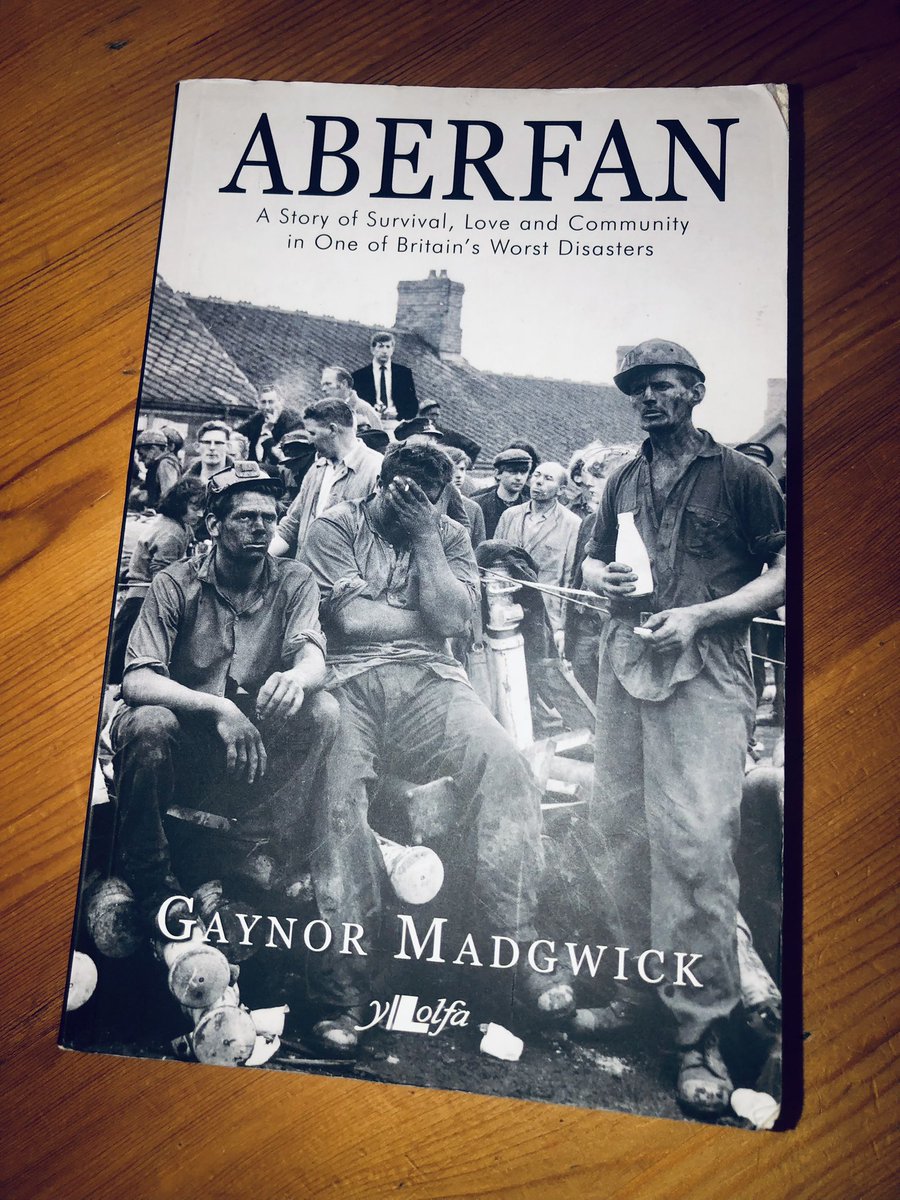 Elizabeth 📚 tweet media