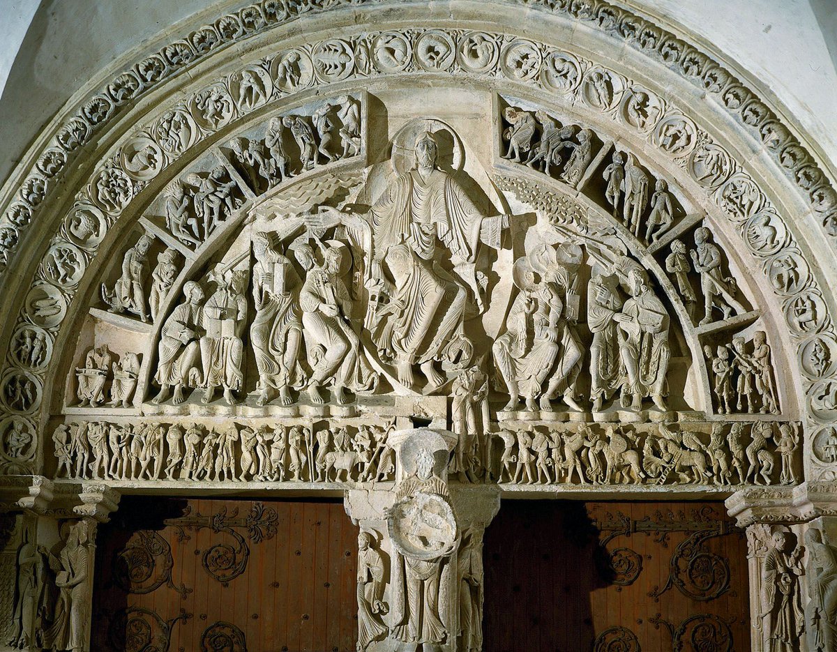 Good morning! Today is Pentecost and a bank holiday here in France. To mark the holiday take an #ArtBreak with the 12th-century tympanum in the church of Sainte-Madeleine, Vézelay (Burgundy) which is rare depiction of Pentecost and Mission to the Apostles? #MedievalMonday