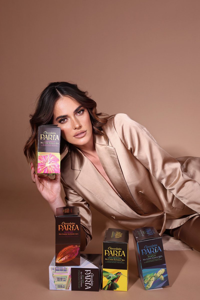 Amalia_Enriquez's tweet photo. #DeLaFlorAlBombon
Chocolates #Paria, la línea dulce de la actriz #IreneEsser llega a España 🍫 

https://t.co/BASHCiywCu https://t.co/RXbRfiLavd