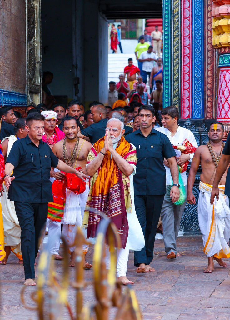 Bharat’s unapologetic Hindu PM Narendra Modi at Jagannath Puri Temple. #NaMoInOdisha