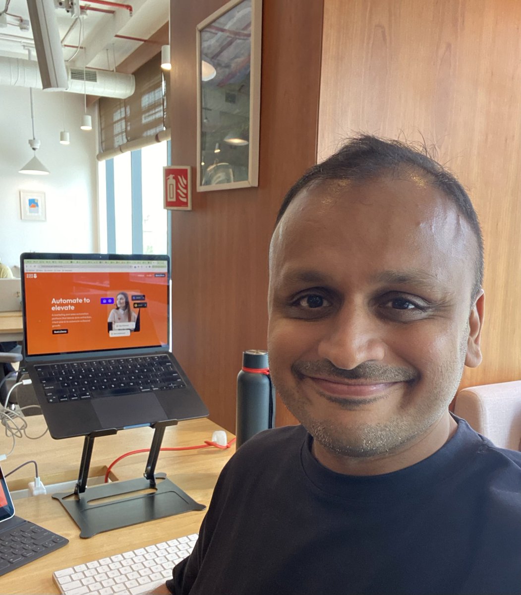 kunalj_'s tweet photo. Running #LinkedInAds but ROI is hard to define?

LinkedIn Ads are great for awareness, recall, and authority. 

But for actual meetings? 

Run cold #outbound on companies engaging with your ads the most and watch those qualified meetings start to trickle in 🎯🙌🏽 https://t.co/6UGSESeTtk