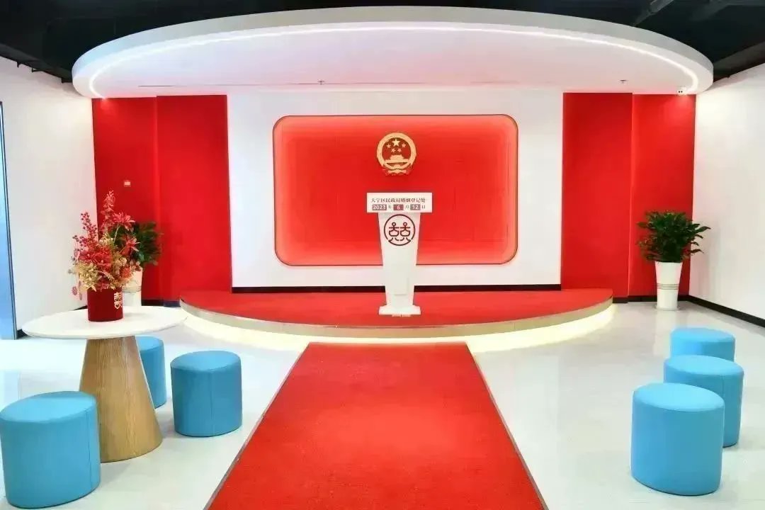 TChangzhou's tweet photo. Because the Chinese pronunciation of "520" sounds like "wo ai ni,"which means"I love you", Many people will choose to get married today. Tianning District Civil Affairs Bureau marriage registration has been about full.Wish happiness to everyone!#我爱你 #getmarry #Iloveyou https://t.co/3TQMsbOfgk
