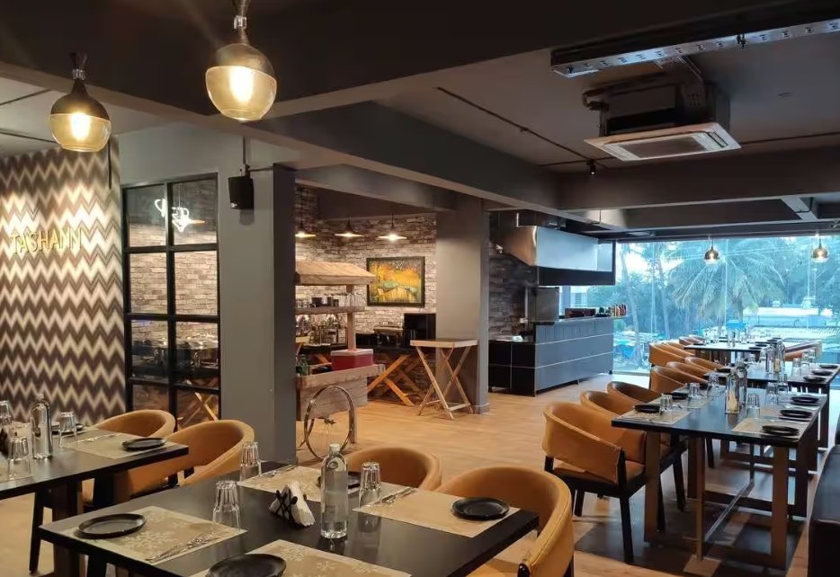 tashann_res's tweet photo. Tashann Multi Cuisine Restaurant offers a wide range of delicious delicacies. Do visit right away to satisfy your food cravings 🙌

𝐁𝐨𝐨𝐤 𝐘𝐨𝐮𝐫 𝐓𝐚𝐛𝐥𝐞 𝐍𝐨𝐰: 📞 +91-6366283777,6366281777

#cuisine #healthyfood #biryani #food #foodie #indianfood #foodporn https://t.co/OJjVWMeeKM