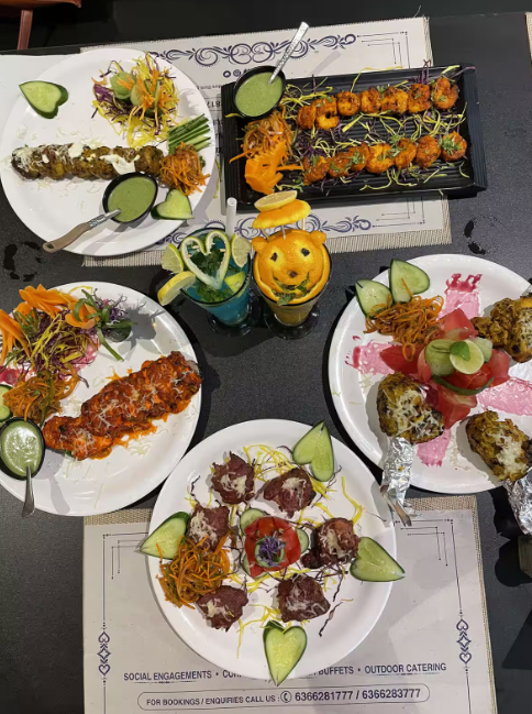 tashann_res's tweet photo. Tashann Multi Cuisine Restaurant offers a wide range of delicious delicacies. Do visit right away to satisfy your food cravings 🙌

𝐁𝐨𝐨𝐤 𝐘𝐨𝐮𝐫 𝐓𝐚𝐛𝐥𝐞 𝐍𝐨𝐰: 📞 +91-6366283777,6366281777

#cuisine #healthyfood #biryani #food #foodie #indianfood #foodporn https://t.co/OJjVWMeeKM