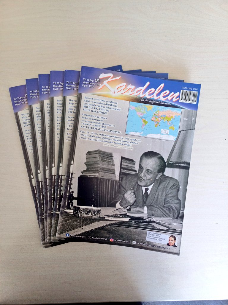 Üstad, sarsılmaz çelikten gövdesi,
her daim kıble istikametini
gösteren pusulasıyla Nuh’un gemisini
andıran Büyük Doğu dergisiyle
fırtınalı deniz gibi çalkantılı Türk
siyasî hayatına ve hayatın her şubesine
yön tayin etti.

Kardelen Dergisi | 120.sayı