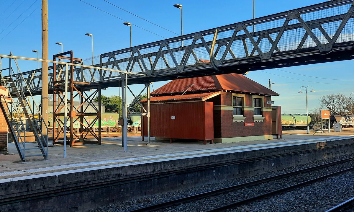 Platforms 2 & 3
Goulburn Railway Station.
#australianart 
#goulburn #nsw #photography 
©️ Robert Bleyerveen 2024