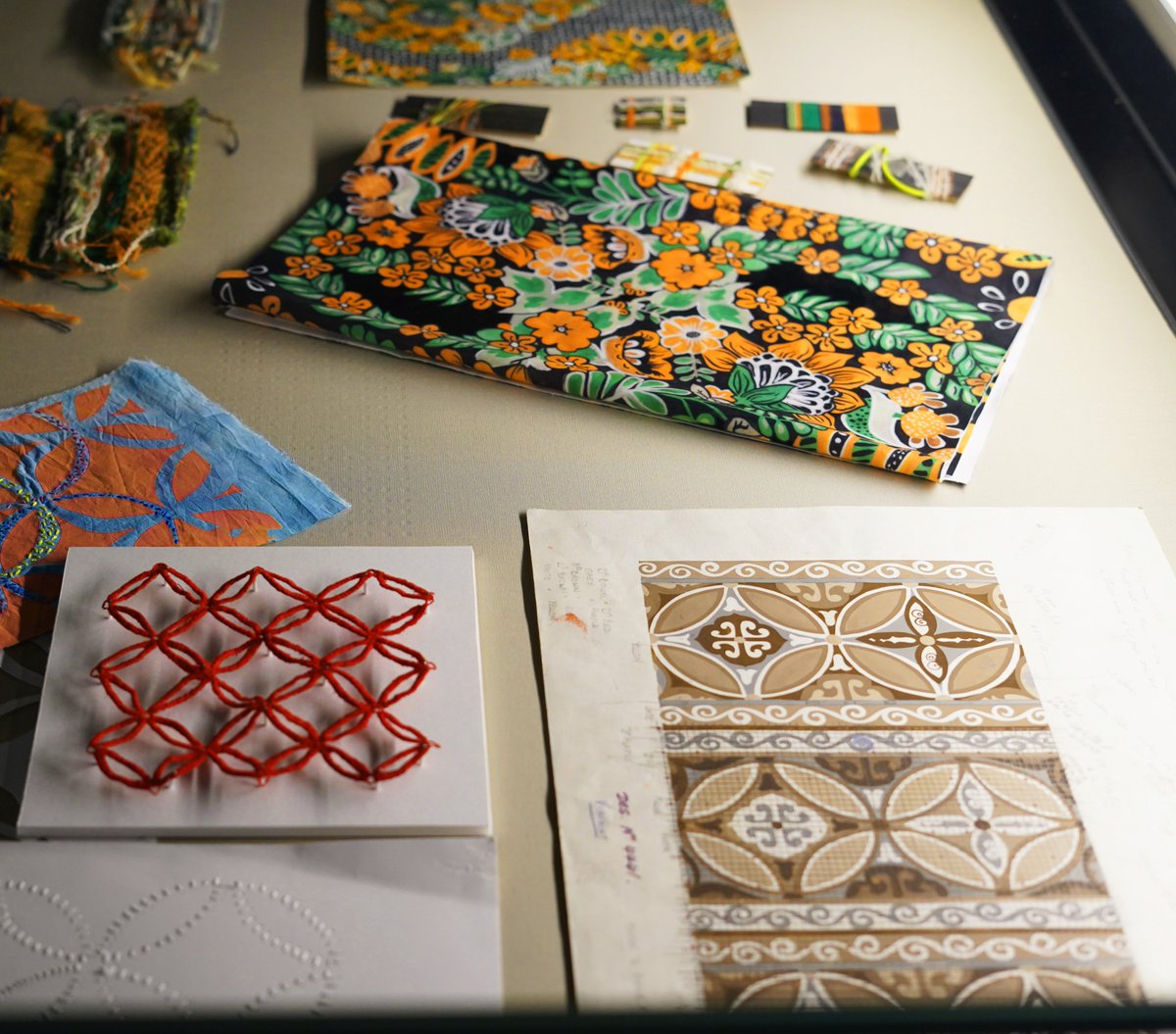 Last chance to see!!

Our exhibition 'Patterns of Play: The Gleneden Post-War Design Archive' closes on Friday 24 May.

Curated by @HuddersfieldUni's Dr Matthew Taylor, it explores vintage textile design through contemporary artistic responses.