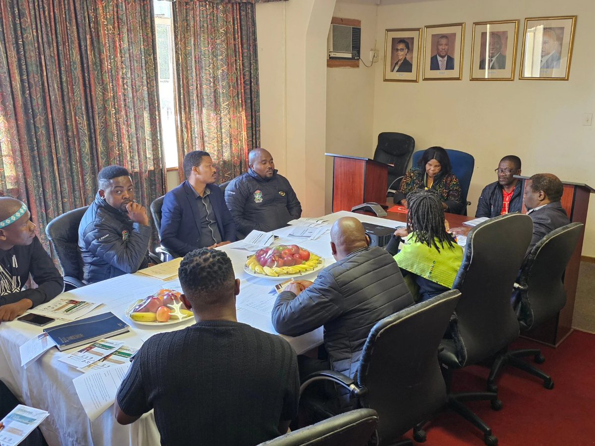 [In Pictures📸] Official briefing underway at Komga Town Hall ahead of the #TitleDeeds handover ceremony taking place at Great Kei Local Municipality in Eastern Cape. #LandIsLife #dalrrdatwork #AcceleratingLandReform #LeaveNoOneBehind @GovernmentZA @GCISMedia