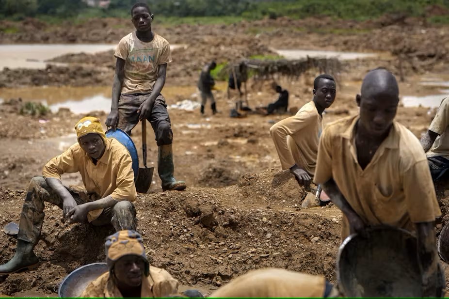 Attacks against #Chinese mining firm in Gaga kills four in #CentralAfricanRepublic - ow.ly/iqg050RMQKL via @GuardianNigeria