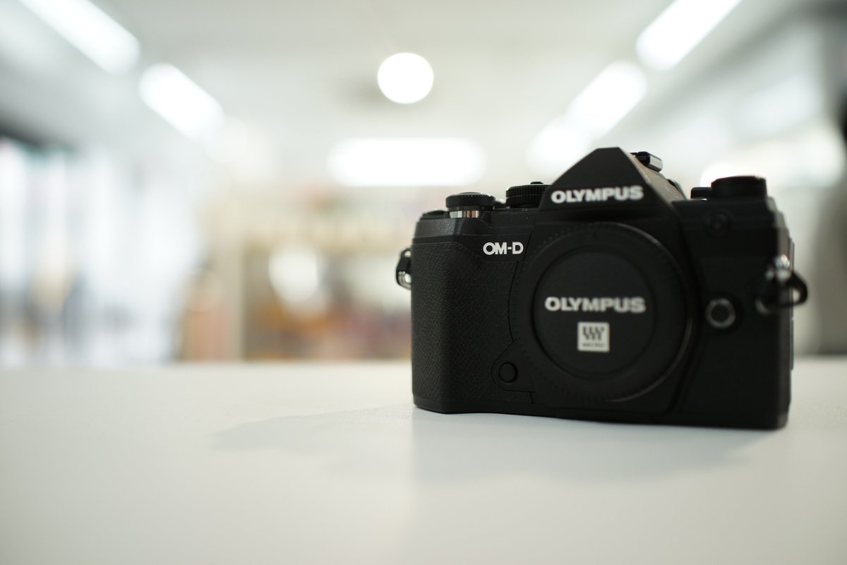 sanpoucamera's tweet image. OM-D E-M5 MarkIII
OM-1の流れを汲み従来と比べ
精悍さが増したように感じる
どのシリーズも人気はあるが
登場当時からE-M5のシリーズも
人気の有るシリーズである
フィルム時代のOMを彷彿させるシルエットも
その人気の要因かもしれない
＃EM5
＃OLYMPUS