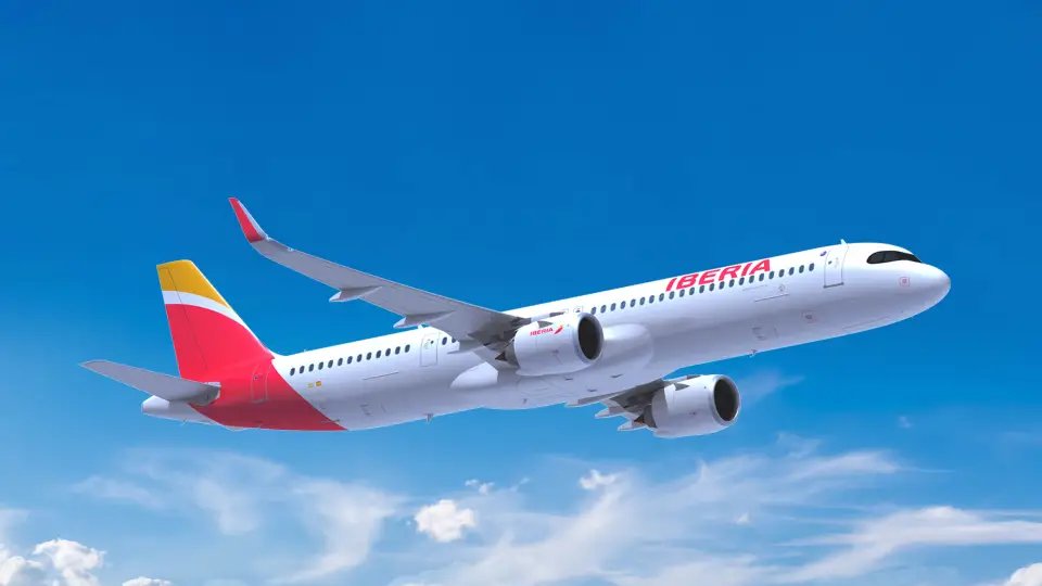 novedadesaereas's tweet photo. ⚠️⚠️#Iberia recibirá 7 A321XLR a partir de septiembre tras el "desvío" de flota impuesto por IAG al no alcanzarse acuerdos laborales con los pilotos de Aer Lingus. Esos 7 aviones llegan "en los primeros meses". El primer destino LR sería Washington, que pasa a ser anual. https://t.co/fCY9e6Gdco