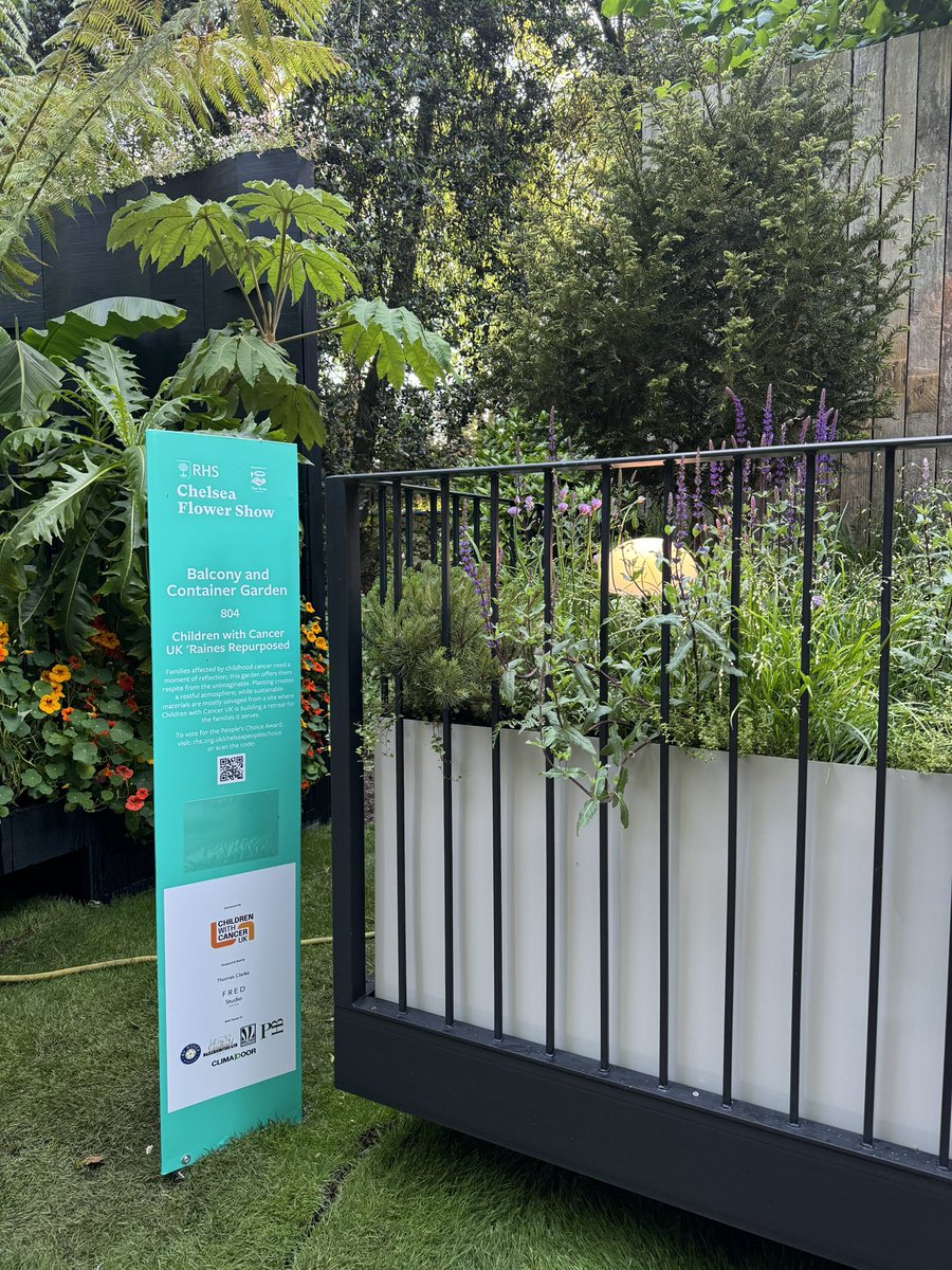 Children with Cancer UK’s Raines Repurposed at @The_RHS Chelsea Flower Show 2024, designed by Thomas Clarke. @The_RHS @CwC_UK #ChildrenwithCancerUK #RainesRepurposed #RainesRetreat