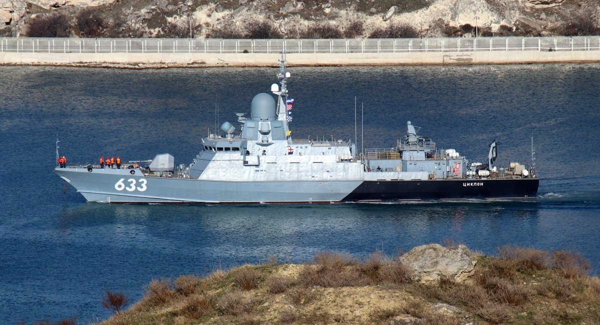 🇷🇺Russian channels now reporting the modern Kalibr-armed corvette RFS Tsiklon was hit by 2 Ukrainian ATACMS (short range ballistic missile) and sunk on Saturday night in Sevastopol. (A much more serious loss than just minesweeper Kovrovets previously reported). 6 Russian sailors