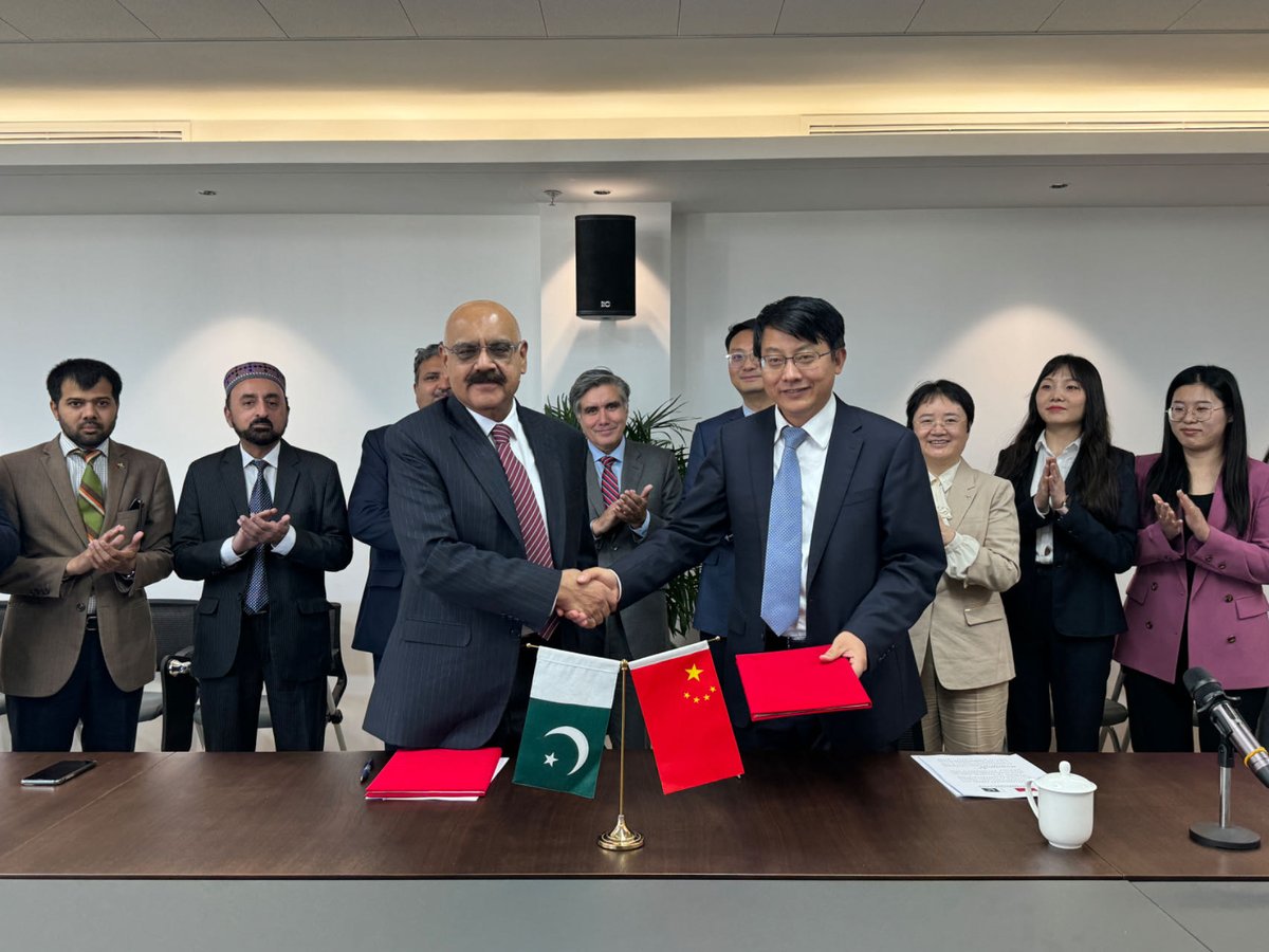 CPECOfficials's tweet photo. 8th Joint Meeting of Energy Planning Experts Panel concluded successfully in Beijing for Green Transition towards Green Corridor under #CPEC. #CPECMakingProgress  #CPECEnergy @YArrfat https://t.co/sSflxDbbfl