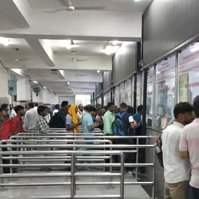 आनन्द विहार ट. रेलवे स्टेशन पर रेलयात्रियों की सुविधा के लिए अतिरिक्त टिकट काउंटर खोले गए हैं।

#SummerSpecial
