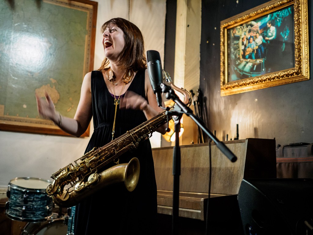 T-minus 1 week til our May instalment @cockpittheatre, featuring a solo set from saxophonist, improviser + composer, Rachel Musson. Monday 27th @cockpittheatre w/ Rob Luft, Rachel Musson & Luke Bacchus. Half price tix for MU folks + students, info at jazzintheround.co.uk 🎵