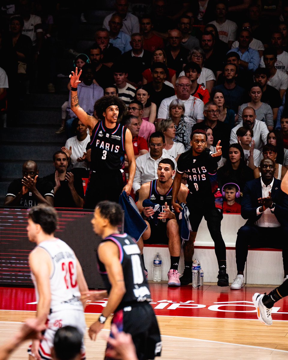 ParisBasketball's tweet photo. The job is not done.

J-1 avant le match 3, J-1 avant le match décisif. 

Pour passer cette étape des premières playoffs de notre histoire, on va avoir besoin d’un public en nombre demain soir à l’@adidasarena 💪💪💪💪

On compte sur vous 🫵
🎟️ https://t.co/momDiPWBad 🎟️ https://t.co/cPPYWWZpqk