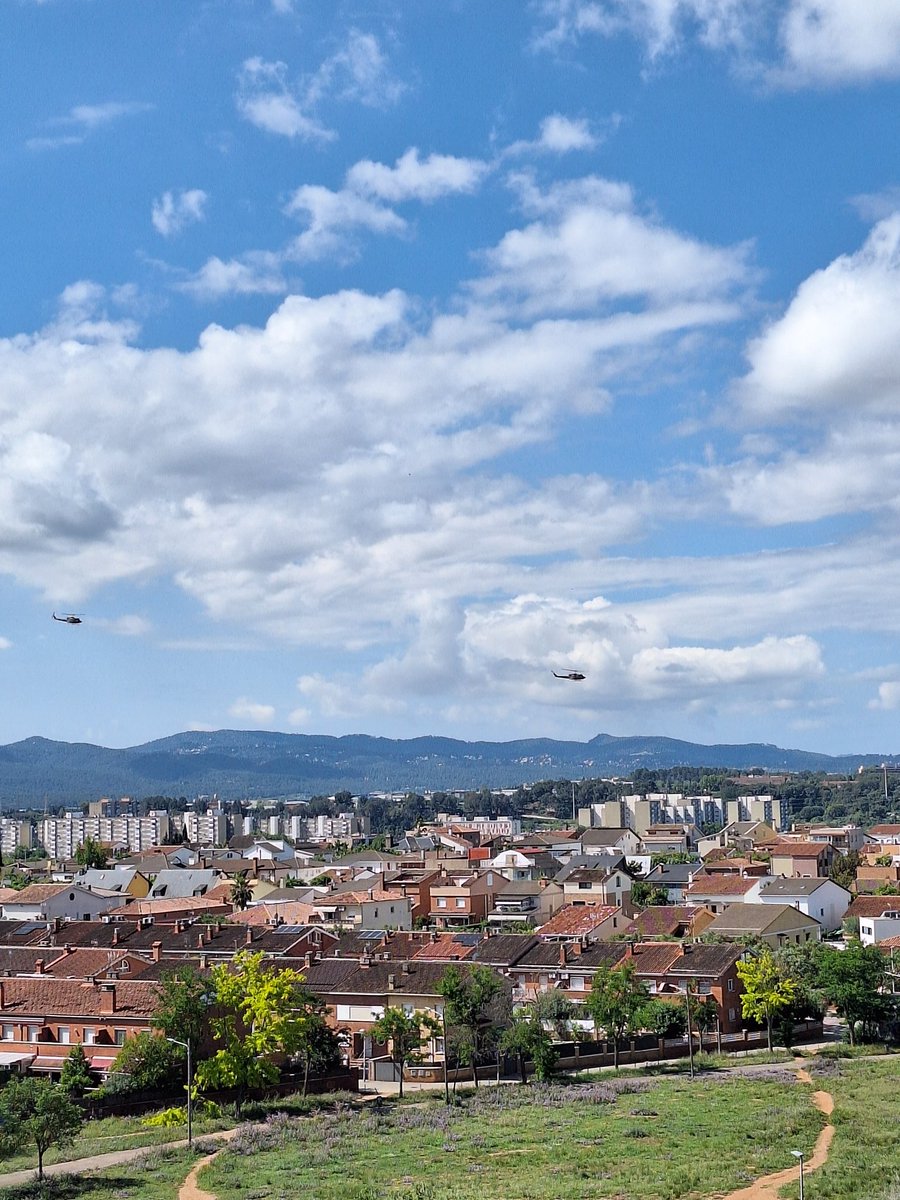 Hola @FlightradarCAT acaben d'aterrar aquestes 3 bèsties a Sabadell